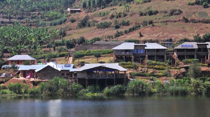 Lake Bunyonyi Rock Resort