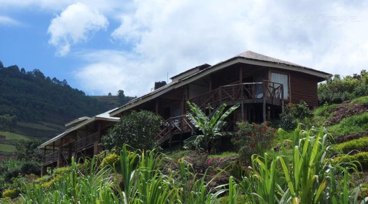 Lake Bunyonyi Rock Resort