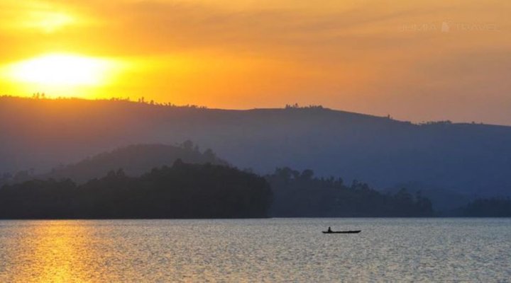 Lake Bunyonyi Rock Resort