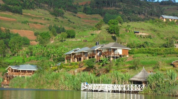 Lake Bunyonyi Rock Resort