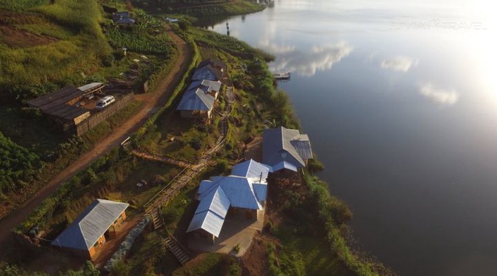 Lake Bunyonyi Rock Resort