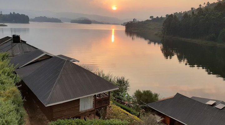 Lake Bunyonyi Rock Resort