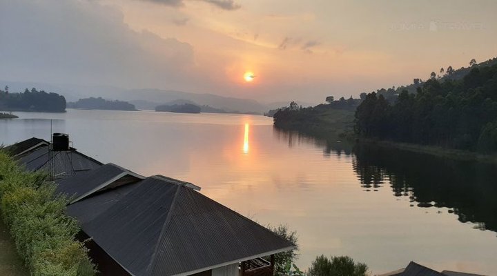 Lake Bunyonyi Rock Resort