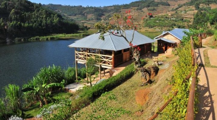 Lake Bunyonyi Rock Resort