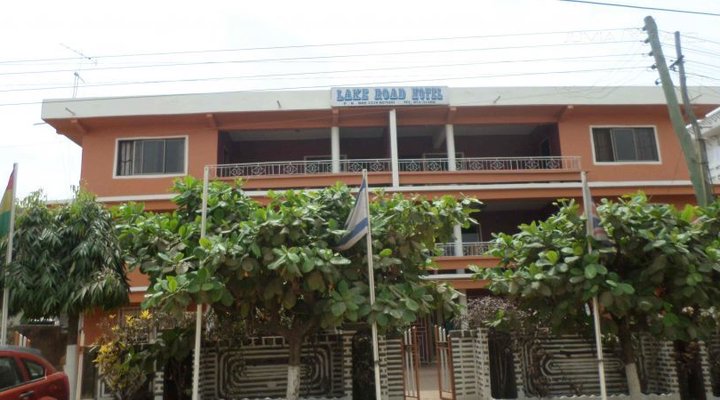 Lake Road Hotel