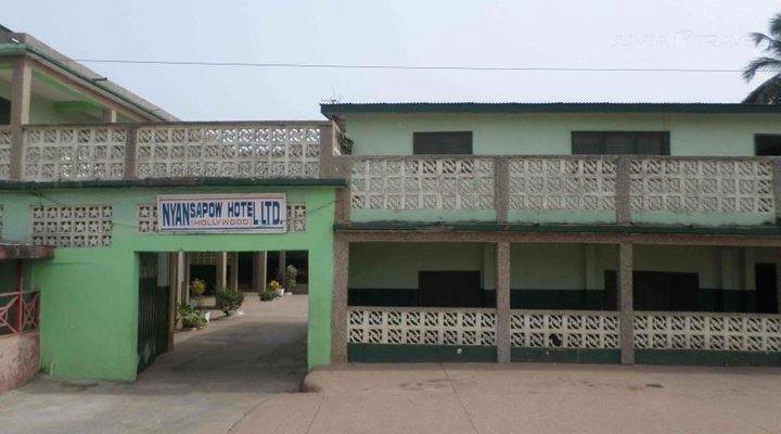 Nyansapow Hotel (Holywood)