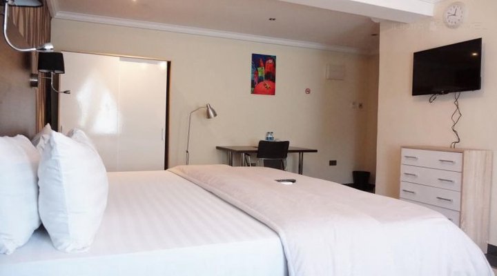 Carlton Gate Xclusive Hotel