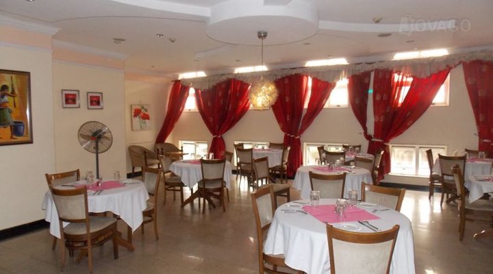 Royal Cedars Hotel and Apartment
