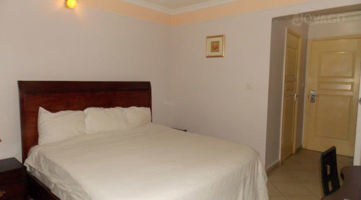 Royal Cedars Hotel and Apartment
