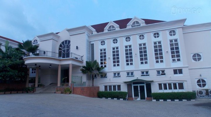Royal Cedars Hotel and Apartment