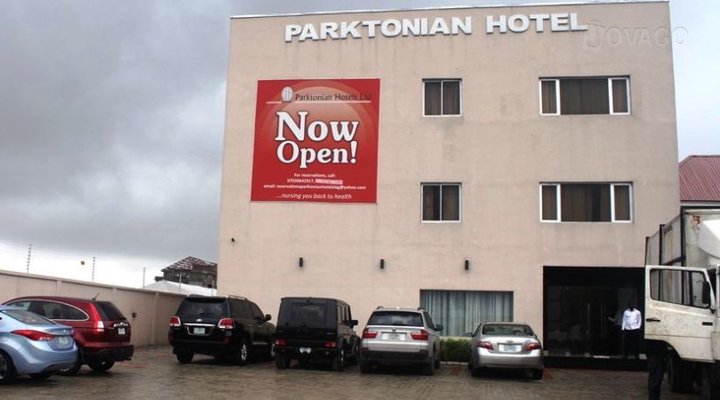 Parktonian Hotel