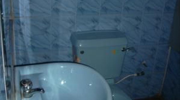 Derose Palace Suites & Bar