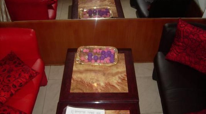 Derose Palace Suites & Bar