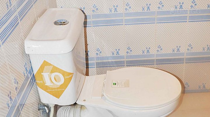 Fairmont Suites & Lounge