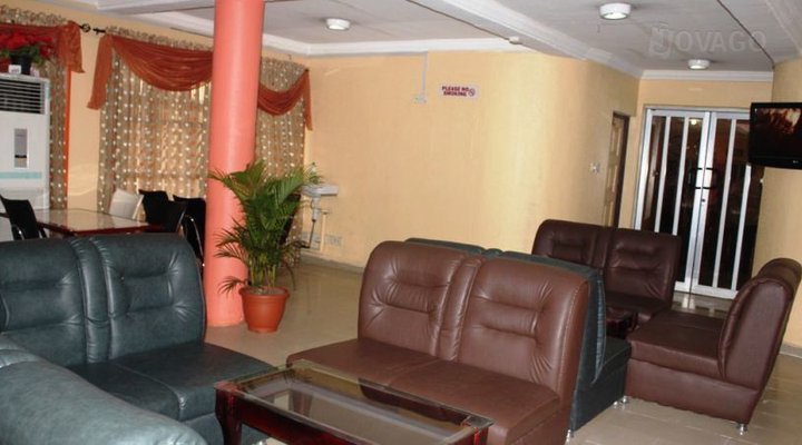 Divine Fountain Hotel Ajao Estate