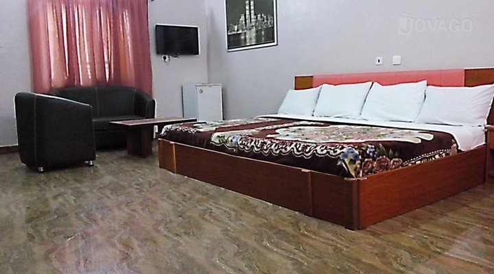 Governor's Hotel and Apartments