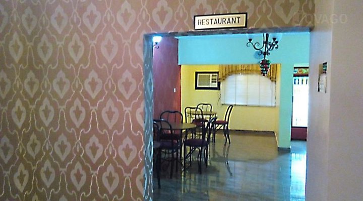 Governor's Hotel and Apartments