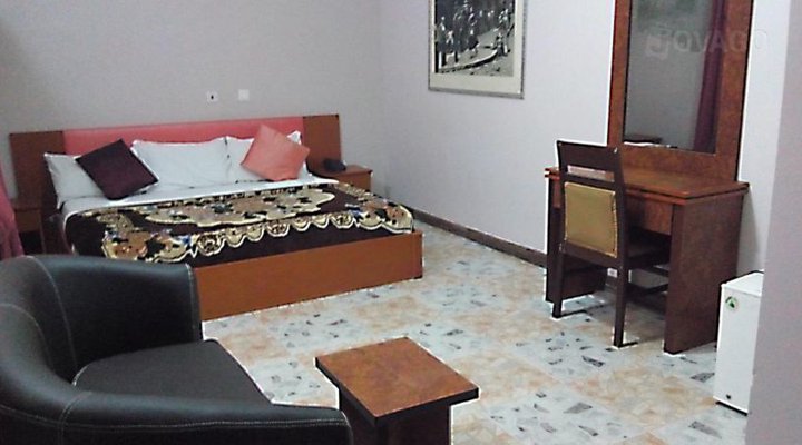 Governor's Hotel and Apartments