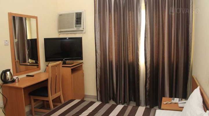 Elomaz Hotels Limited