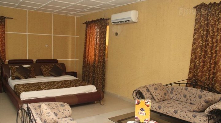 Travel Lodge Hotel & Event centre