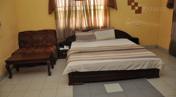 Pagent Hotel and Suites