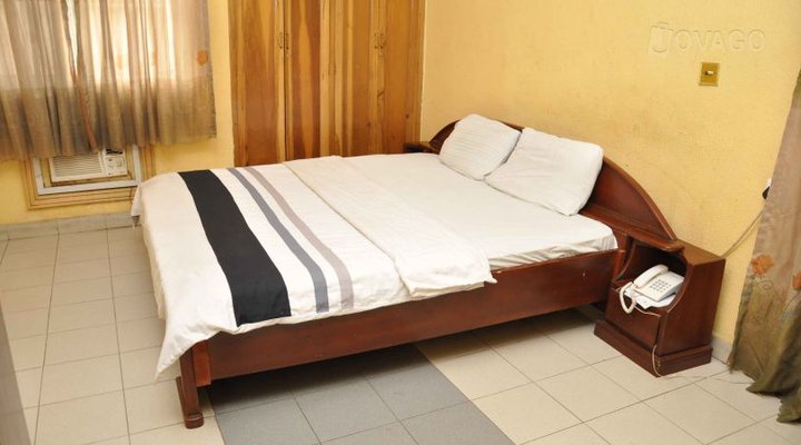 Pagent Hotel and Suites