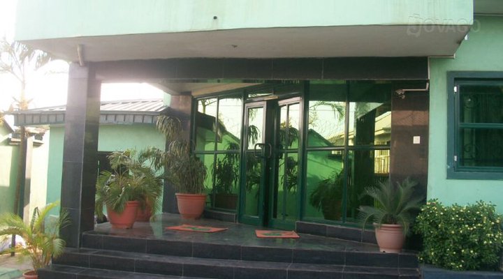 A Three Hotel & Suites