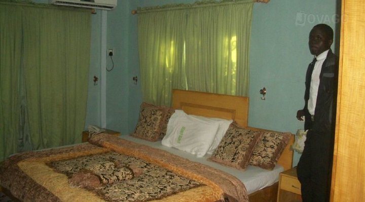 A Three Hotel & Suites