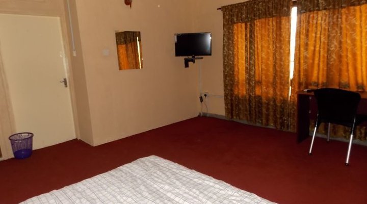 Plaza Park Hotel Ltd