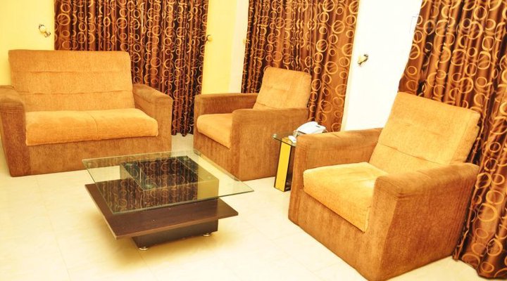 Potter's Continental Suites