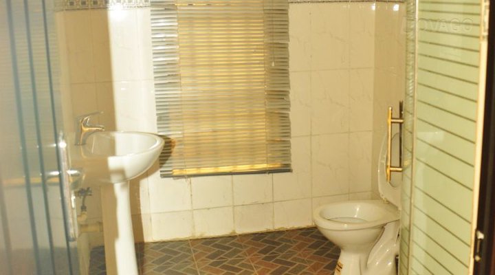 Potter's Continental Suites