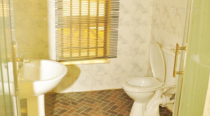 Potter's Continental Suites