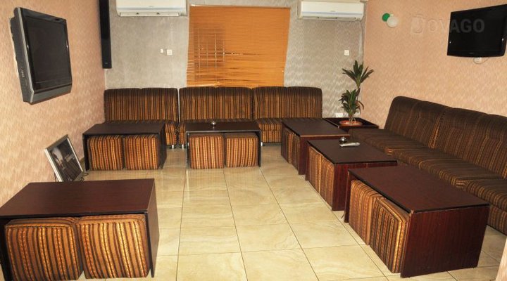 Potter's Continental Suites