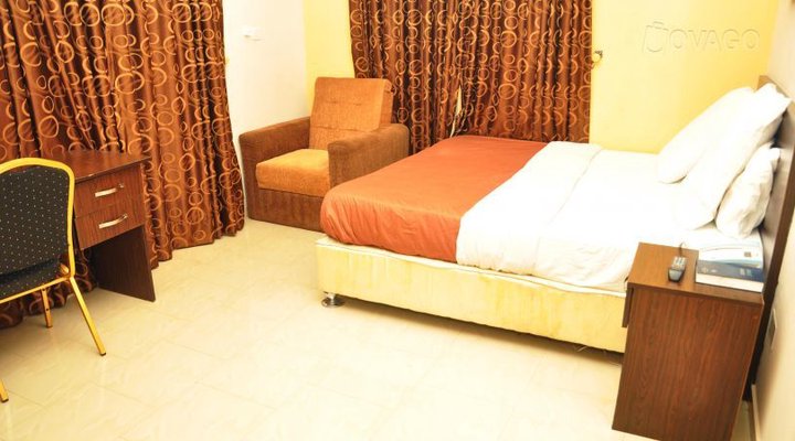 Potter's Continental Suites