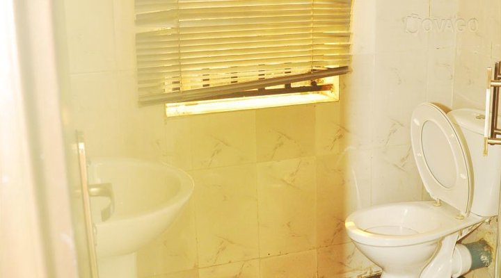 Potter's Continental Suites