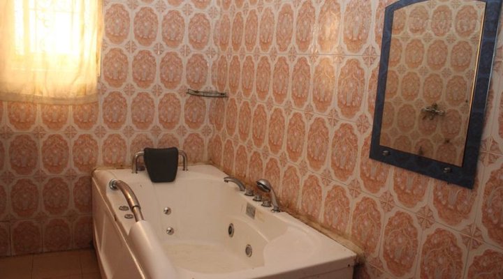 Precious Garden Hotel