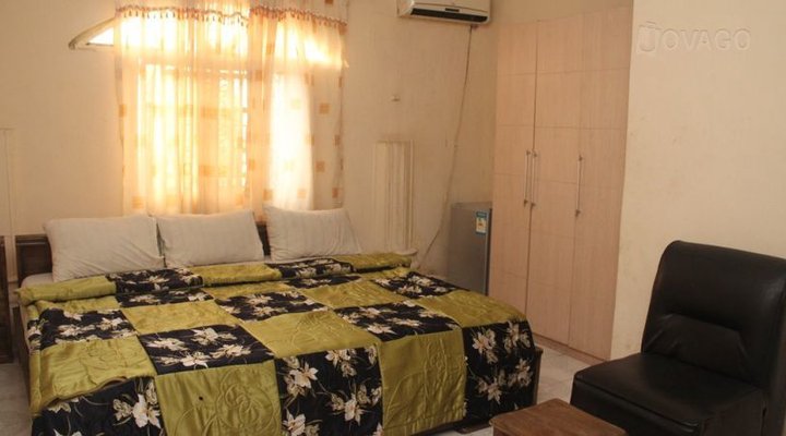 Precious Garden Hotel