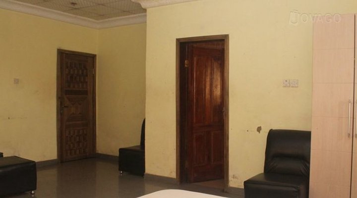 Precious Garden Hotel