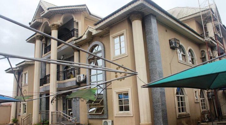 Precious Garden Hotel