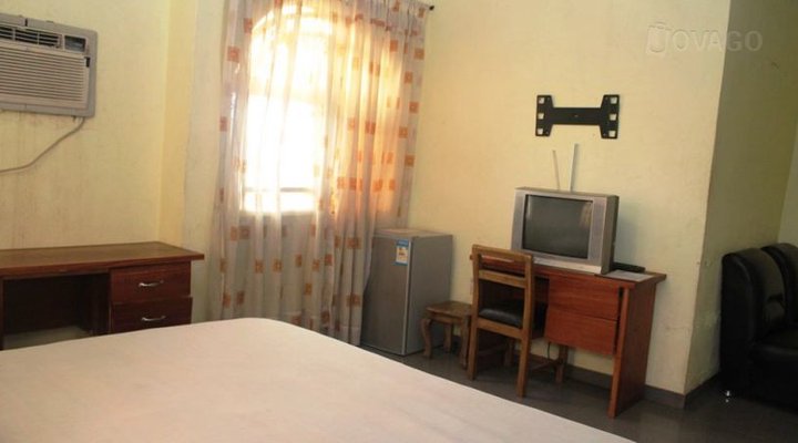 Precious Garden Hotel