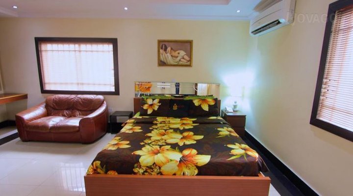 Marshal Suites and Apartments