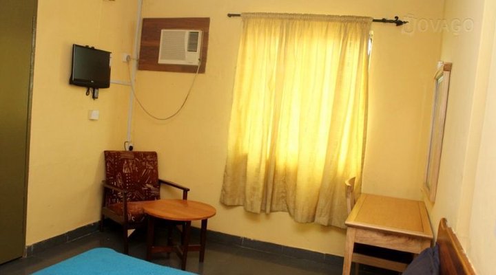 Ademola Hearts Hotel