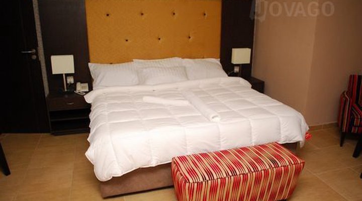 Valley Point Hotel & Suites