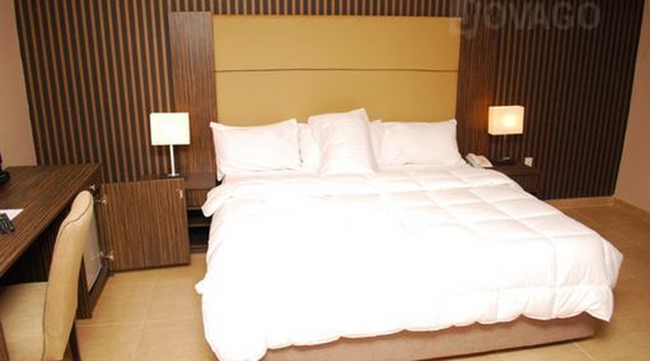 Valley Point Hotel & Suites