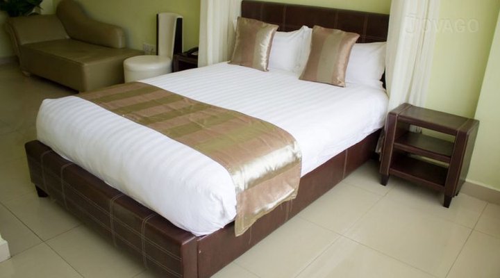 The Legacy Hotel & Suites