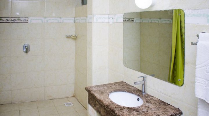 The Legacy Hotel & Suites
