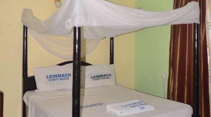 Leinmach House
