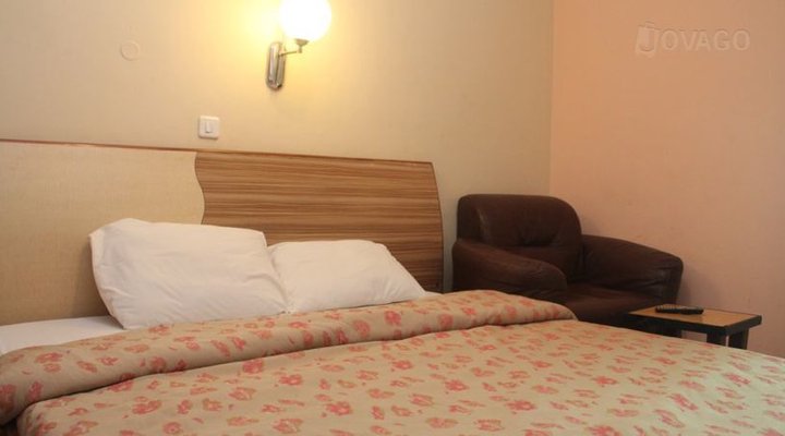 VicMike Villa Hotel & Suites