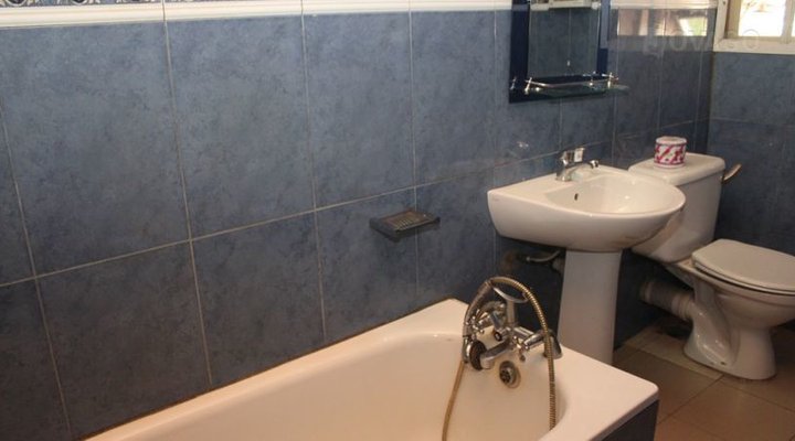 VicMike Villa Hotel & Suites