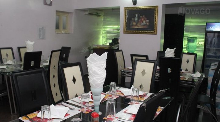 VicMike Villa Hotel & Suites